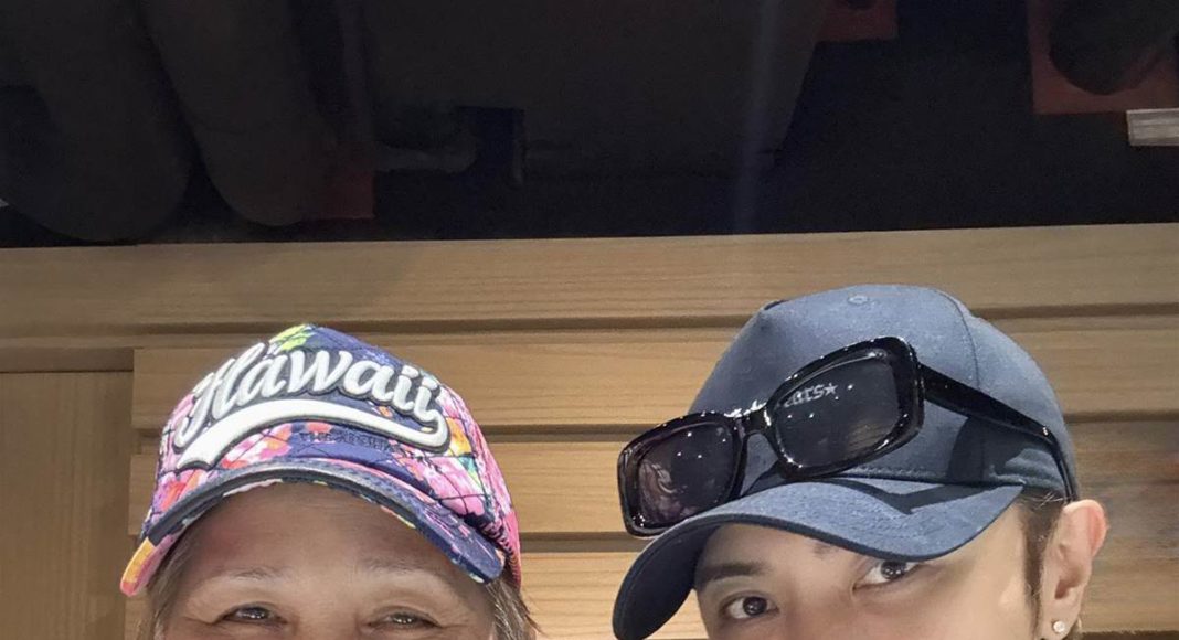 8A4A20A592B8w1200h1600