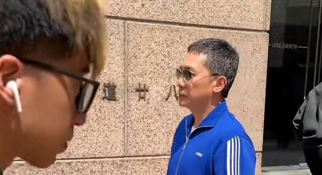 E546C1B00F11w1080h1576